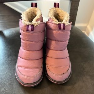 Light kids' boots are warm, sturdy and designed for staying cozy and dry.